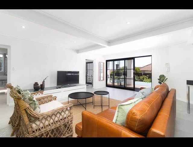 1 BEDROOM HOUSE TO LET IN GREEN POINT